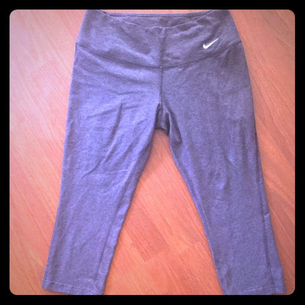 Nike capris size small
